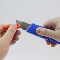 NT Cutter L-300RP, Kunststoff-Gehäuse, blau