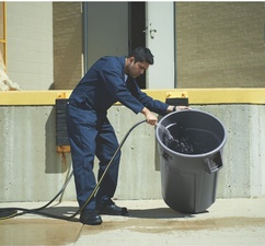Rubbermaid Container BRUTE 121,1 Liter, aus PP, grau