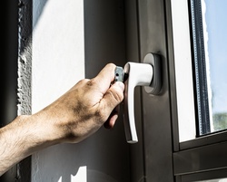 BRÜDER MANNESMANN Sicherheits-Fenstergriff-Set, weiß