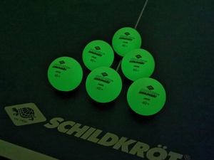 DONIC SCHILDKRÖT Tischtennisball "Glow in the dark", grün