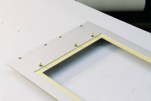 tesa Maler Krepp 4317 Papierabdeckband, 50 mm x 50 m