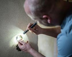 ANSMANN LED-Stiftleuchte PL130B Zoom, Aluminiumgehäuse