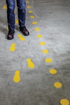DURABLE Bodenmarkierungsform "Fuß", selbstklebend, gelb