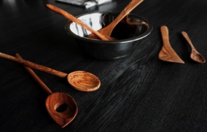 metaltex Pfannenwender gelocht, Länge: 300 mm, Olivenholz